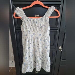 SO White and Blue Patterned Garment